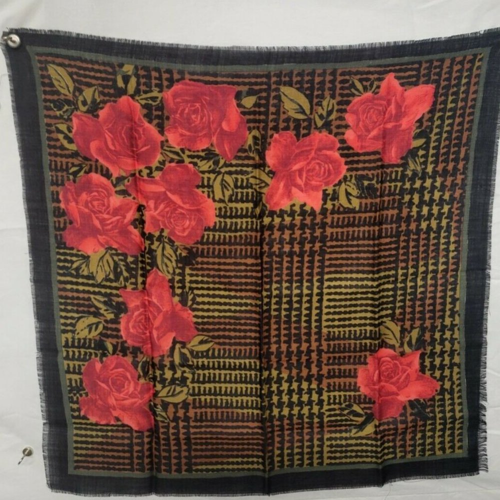 VINTAGE FLORAL PRINT LADIES SCARF RED ROSES